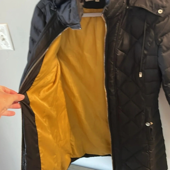 Kenneth Cole New York, warm winter black quilted down-filled jacket, medium EUC - Picture 7 of 7